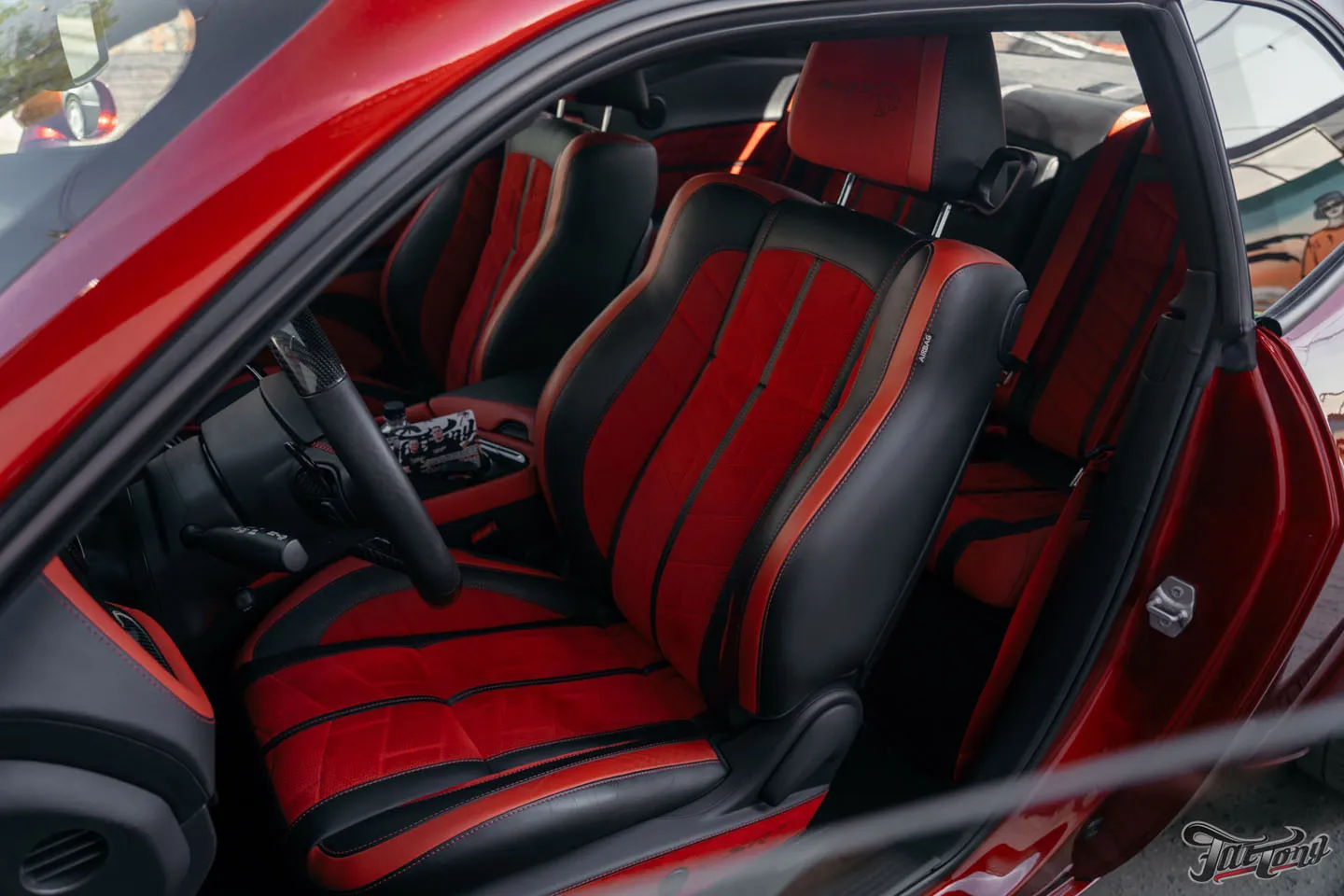Вспомним большой проект по Dodge Challenger Hellcat?